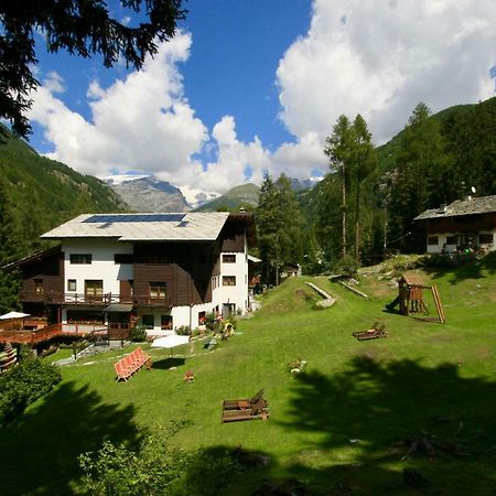 Albergo Villa Anna Maria Champoluc Buitenkant foto