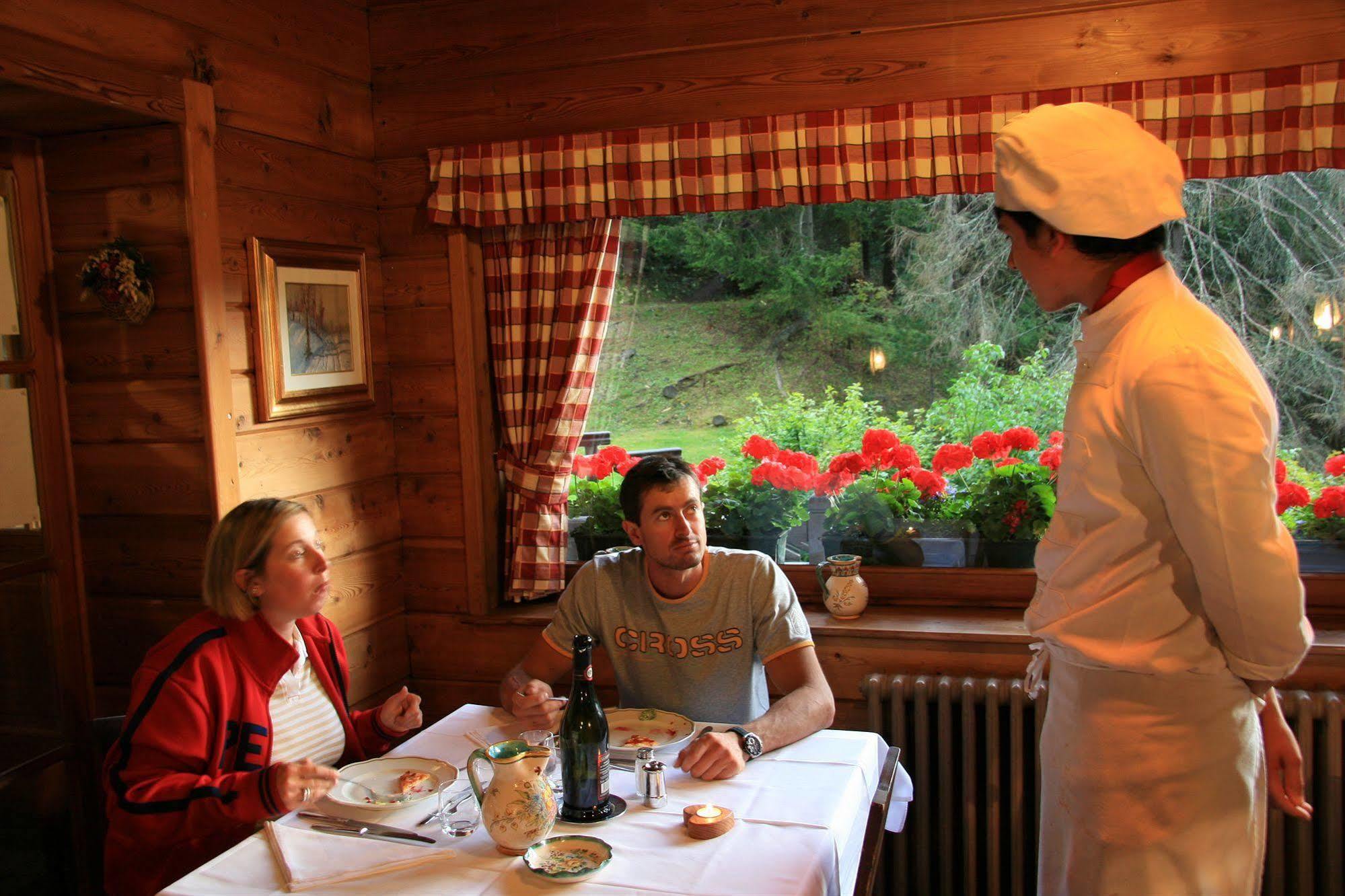 Albergo Villa Anna Maria Champoluc Buitenkant foto