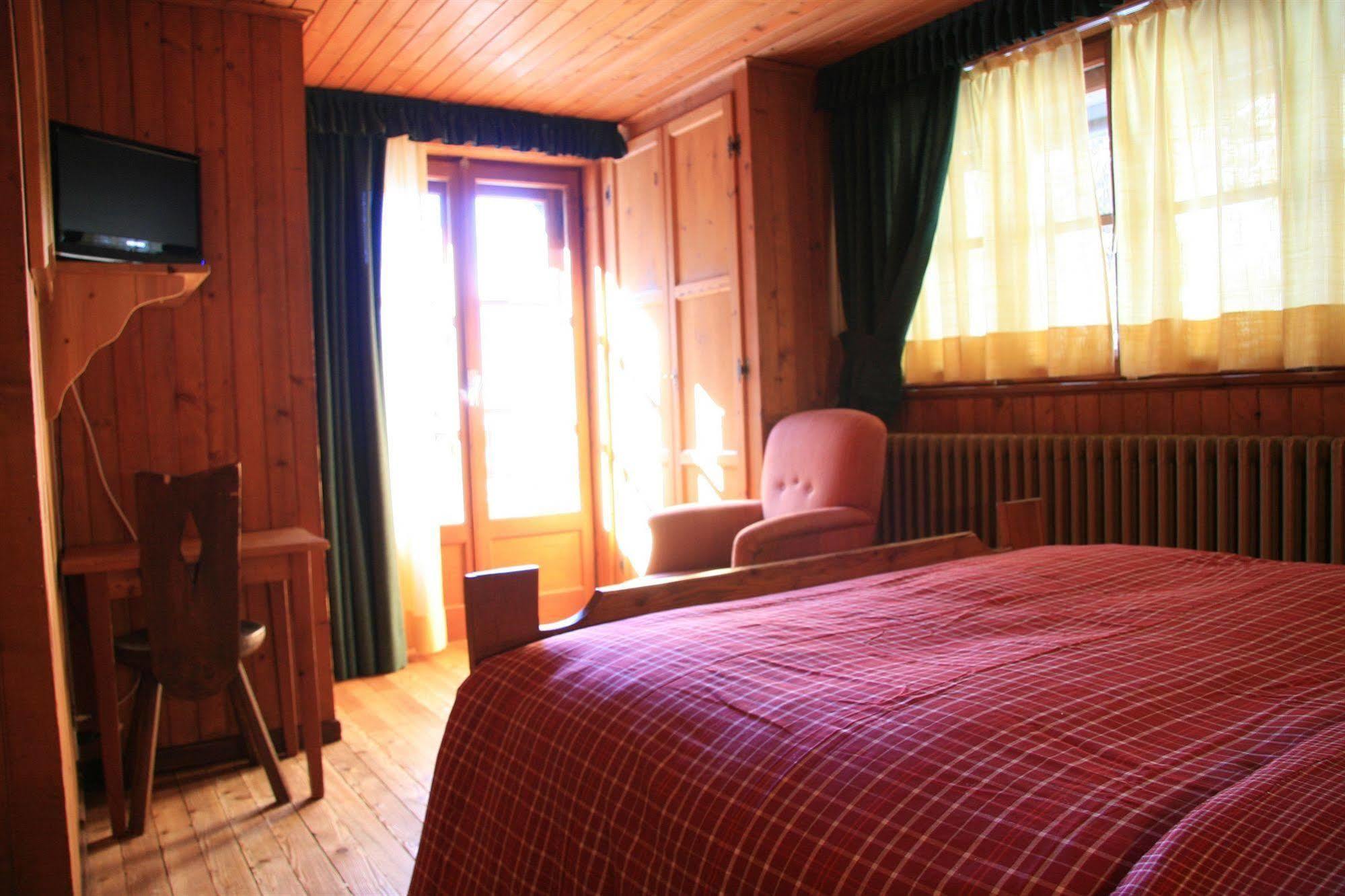 Albergo Villa Anna Maria Champoluc Buitenkant foto