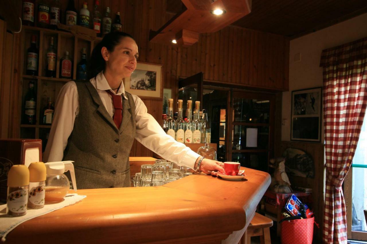Albergo Villa Anna Maria Champoluc Buitenkant foto