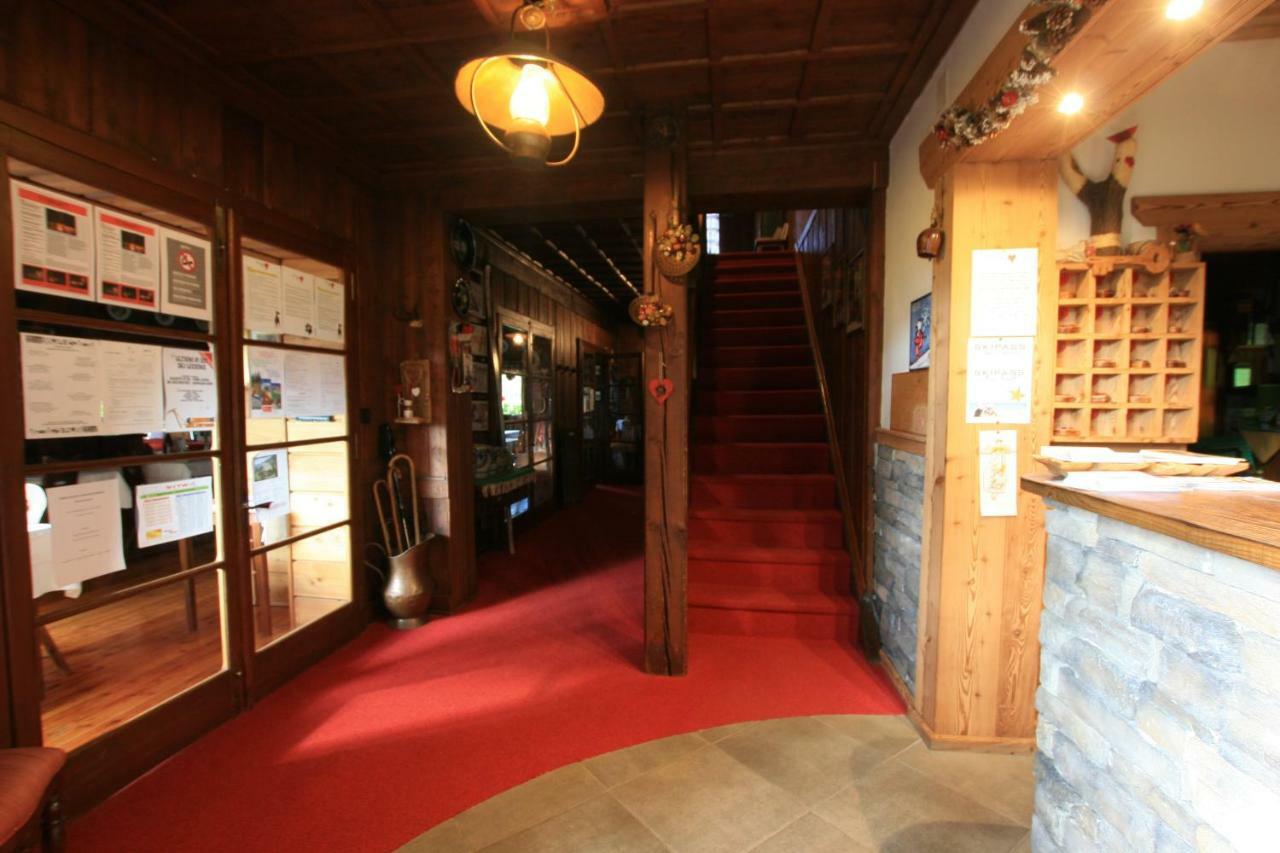 Albergo Villa Anna Maria Champoluc Buitenkant foto