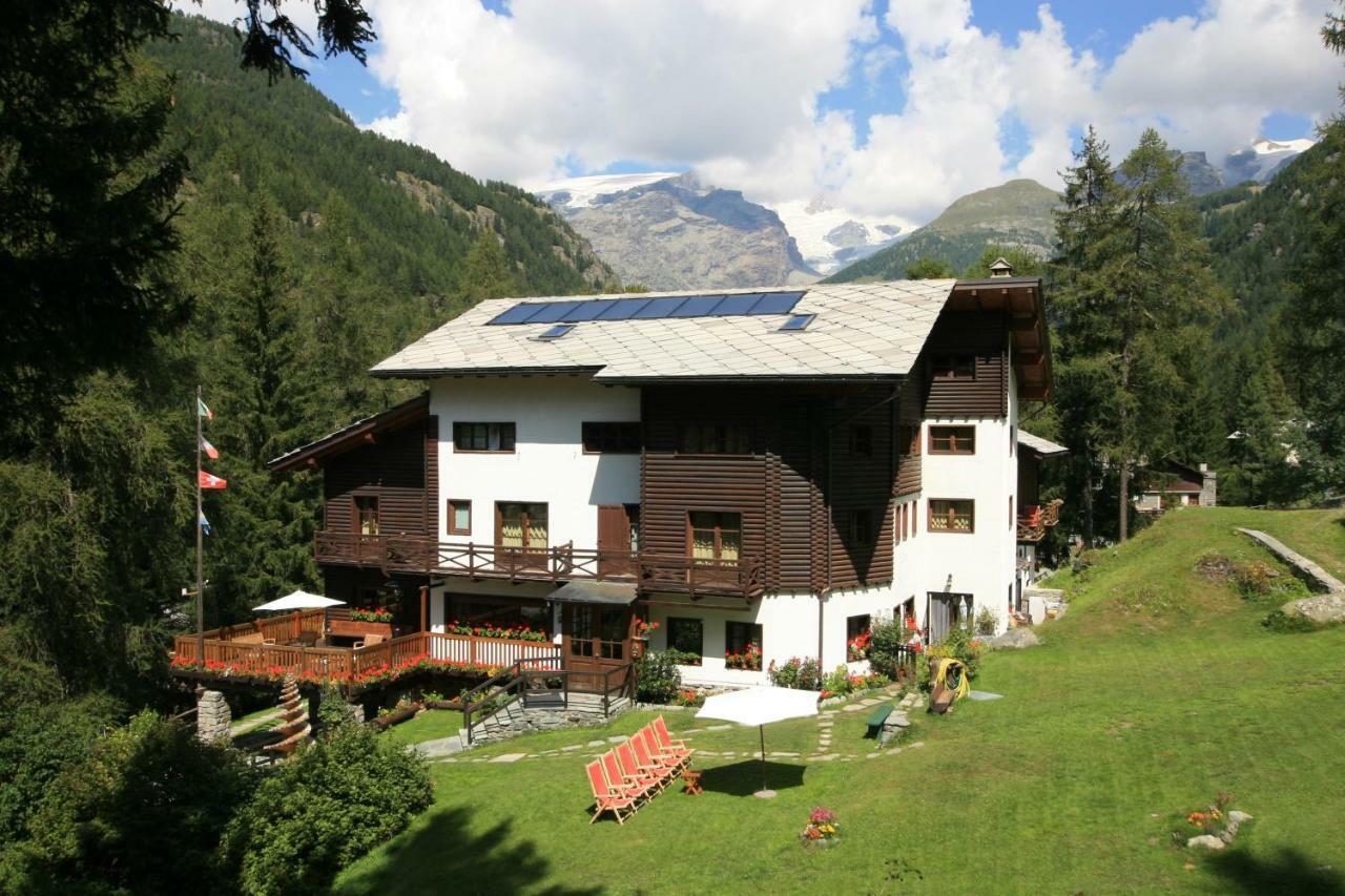 Albergo Villa Anna Maria Champoluc Buitenkant foto